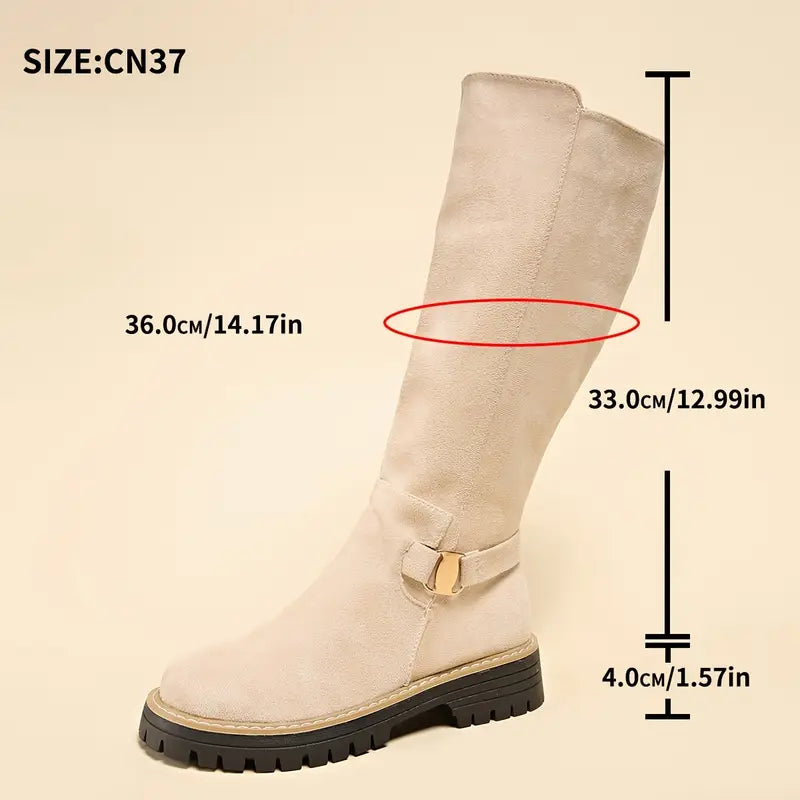Høye boots med tykk, sklisikker såle.