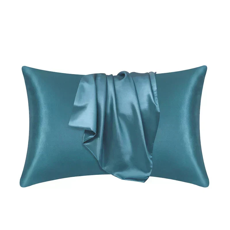Tyynyliina 100 % mulberrysilkkiä — pehmeä iholle ja hiuksille.