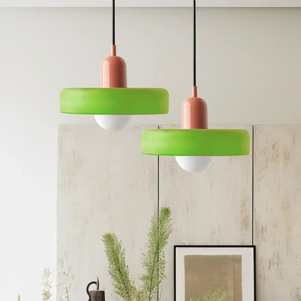 Bauhaus pendellampe i fargeglass