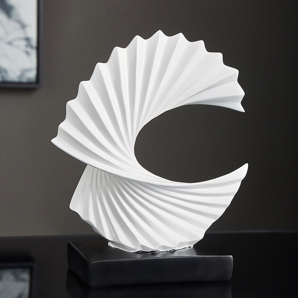 Elegant Halvmåne-skulptur – LunarGrace