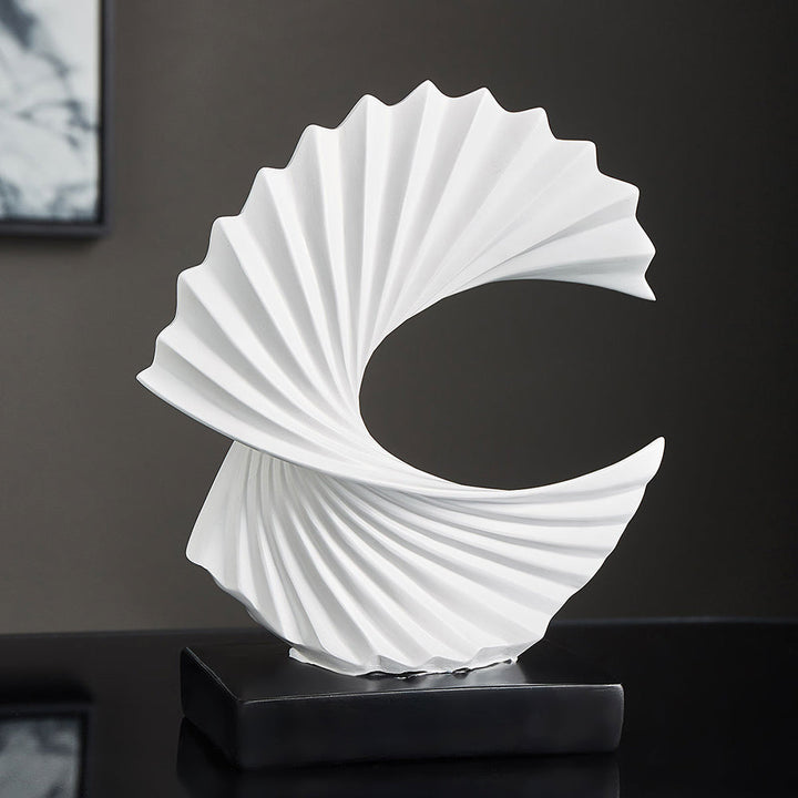 Elegant Halvmåne-skulptur – LunarGrace