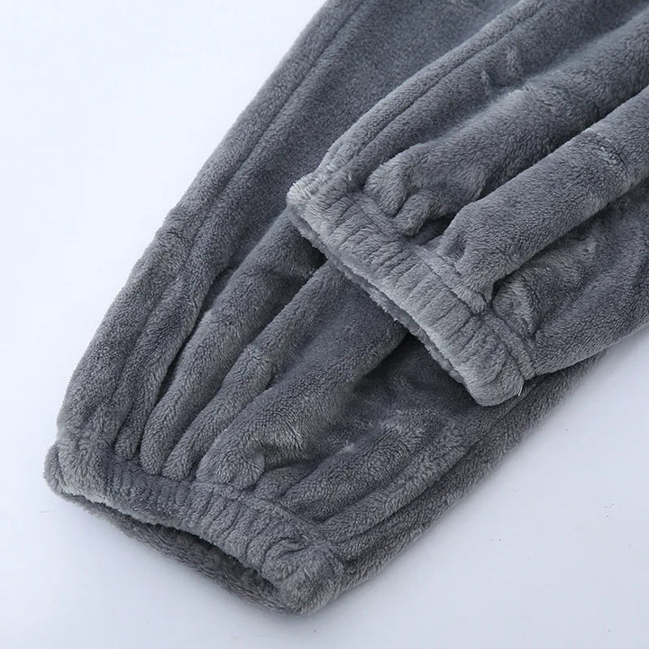 Winter Chill -pyjama | Lämmin ja pehmeä yöasu miehille