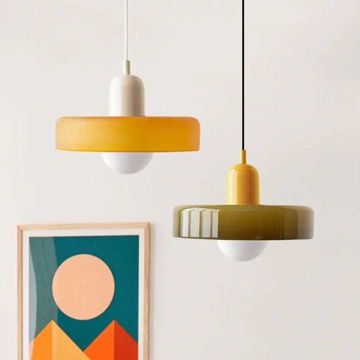 Bauhaus-tyylinen lyijylasi-riippuvalaisin