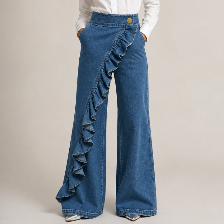 Vide dame-jeans med asymmetrisk volang i culotte-stil.