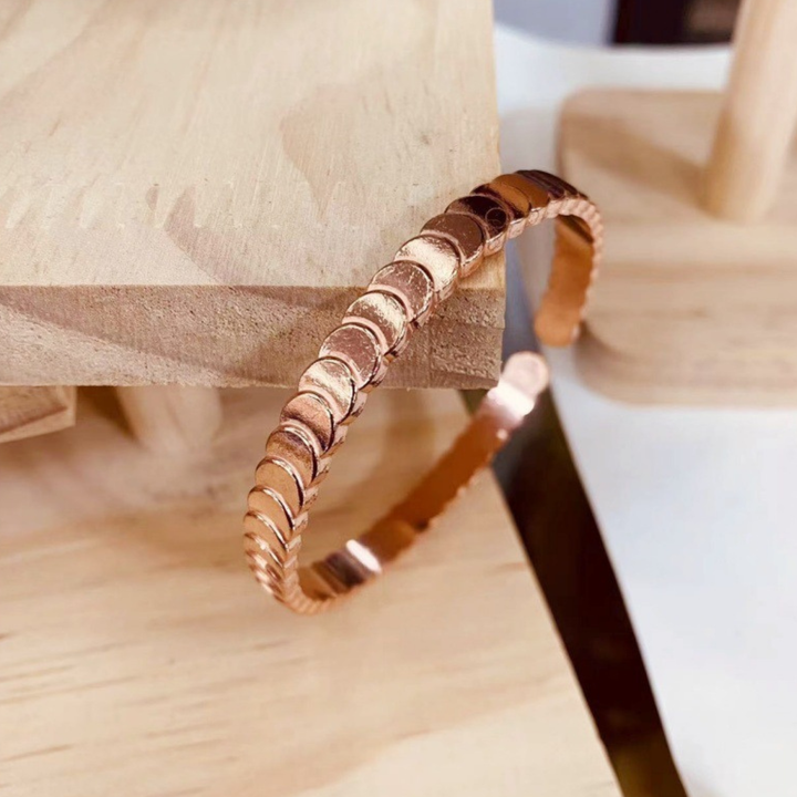 Trinnet Armbånd Glitrende Bangle