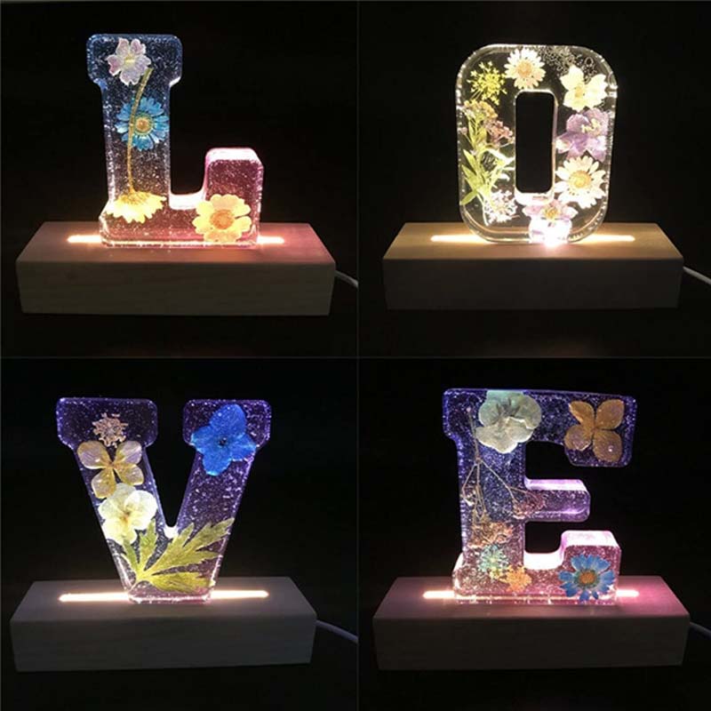 LumiFlair blomstret initial-nattlampe | Personlig lys i resin med myk LED-belysning