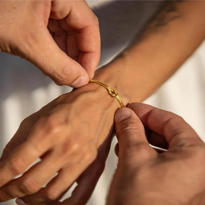 Elva – Minimalistisk Armbånd med Knute