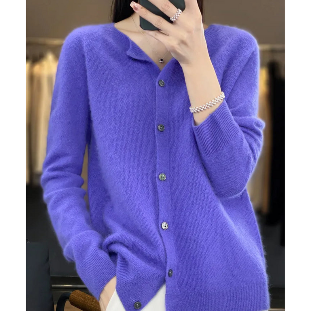Cardigan til dame i merinould og kashmir – elegant strikket vinterjakke med rund hals