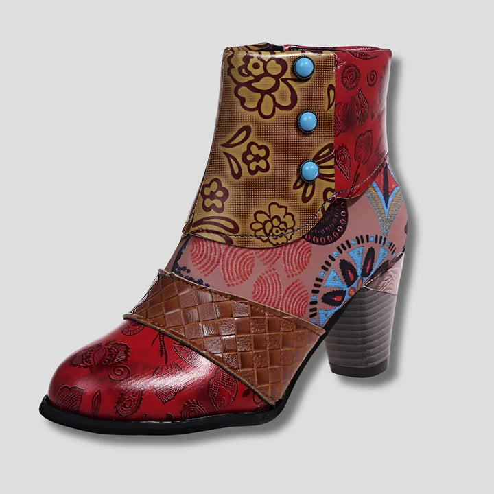 Pr präget blomstret skinn med chunky hæl og vintage sjarm