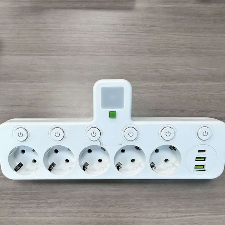 Stikkontaktlist med USB og brytere | Flerveis stikkontakt med overspenningsvern 2500 W