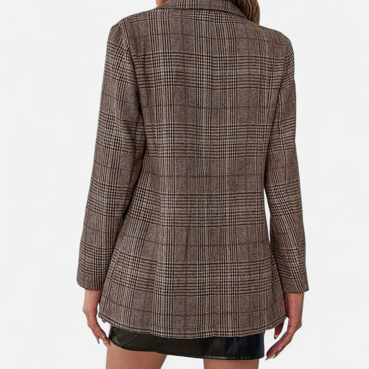 Rutete blazer til dame med enkeltspent knappelist, tilpasset passform, brun
