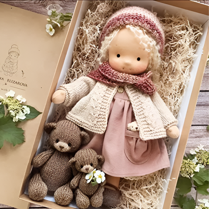 Håndlaget Waldorf Koset Dukke