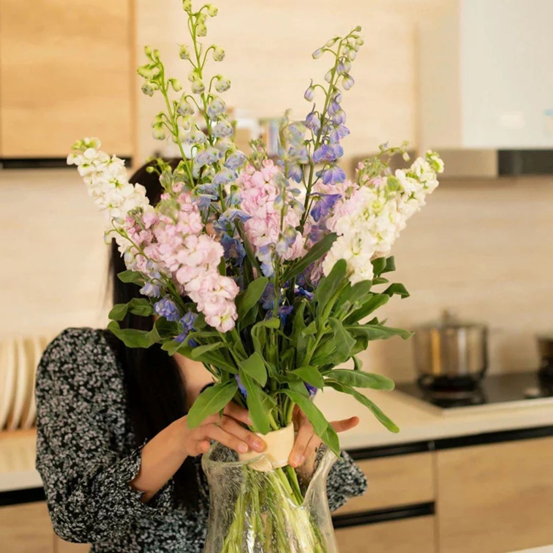 Gjenbrukbar blomsterarrangør til vase for oppreiste, friske blomsterbuketter