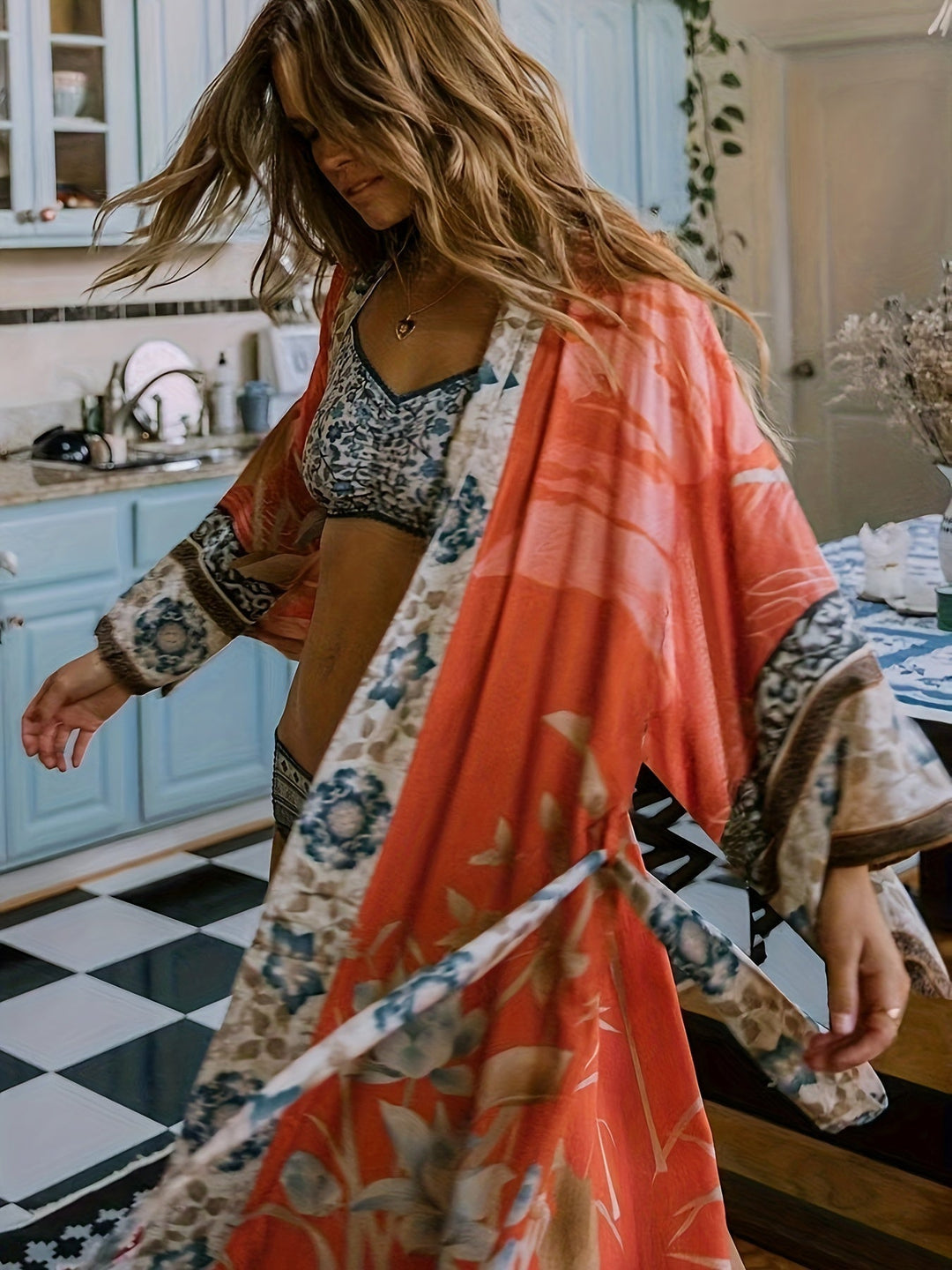 Punainen kukkakuvioinen kimono - Isabella