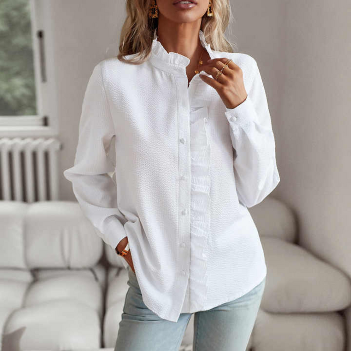 Teksturert knapp-ned bluse med volangdetaljer