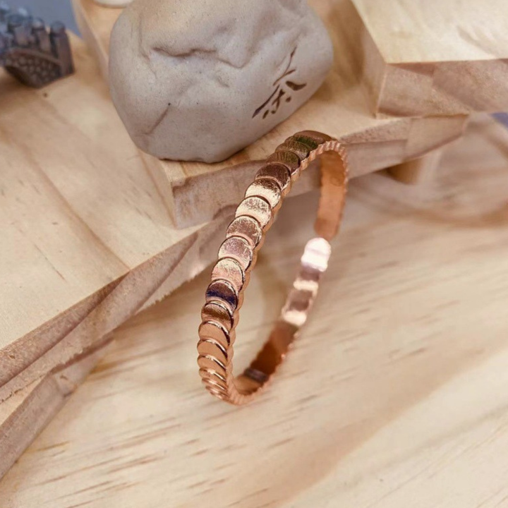 Trinnet Armbånd Glitrende Bangle