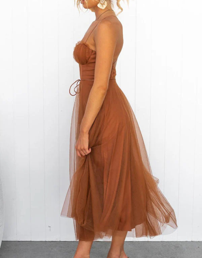 Kvinnens lette ermeløse maxikjole med V-hals