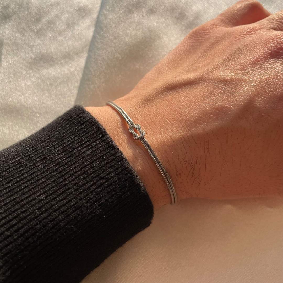 Elva – Minimalistisk Armbånd med Knute