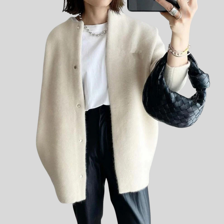 Elegant Cardigan – Raffinert Strikket Lag