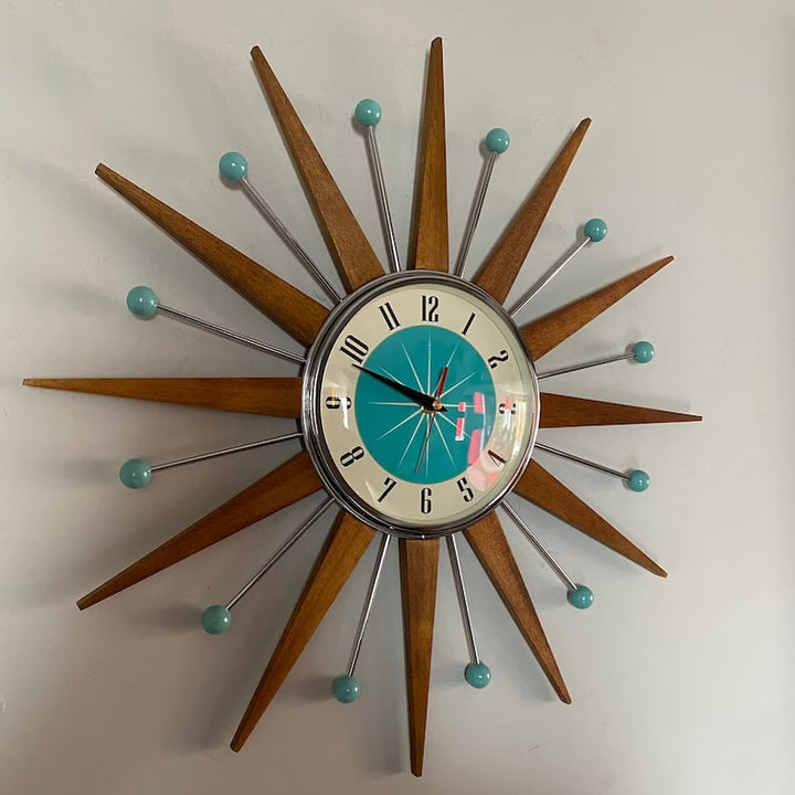 Håndlaget veggur i mid-century-stil | Retro veggdekor, stille og batteridrevet