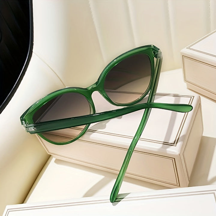 Luksuriøse cat-eye-solbriller for kvinner – Oversized og stilige for solfylte dager