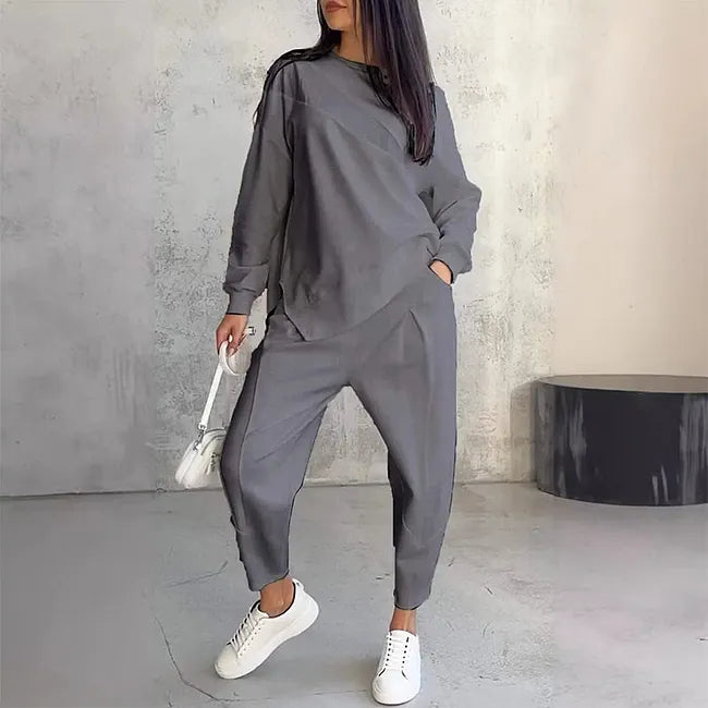 Todelt sett: avslappet langermet sweatshirt og joggebukse