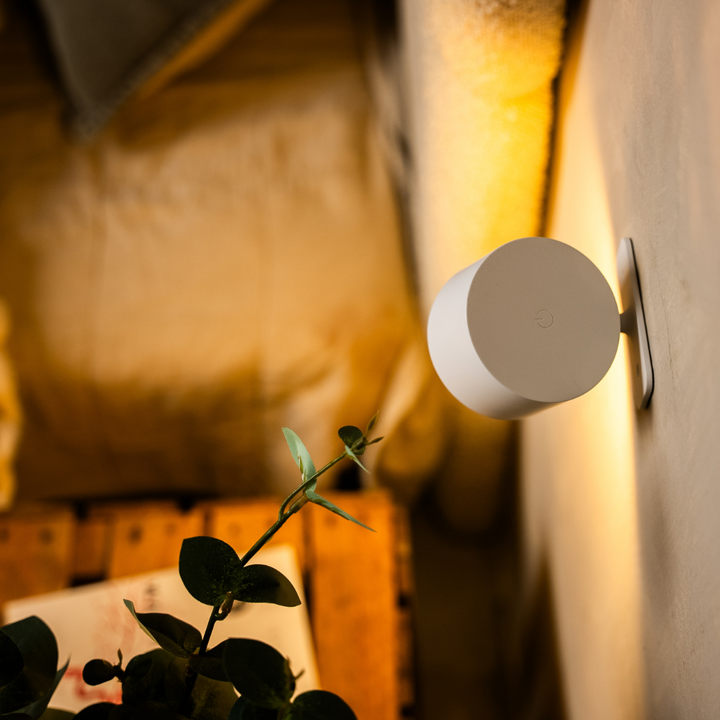 Trådløs LED-vegglampe med 360° dreibart hode, berøringsdimmer, 3 farger