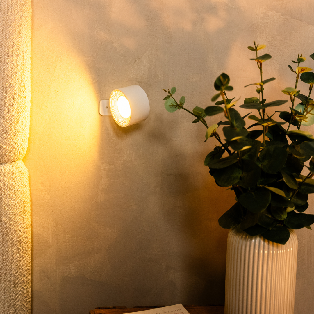 Trådløs LED-vegglampe med 360°-rotasjon, berøringsdimming, 3 lysfarger og USB-C-batteri