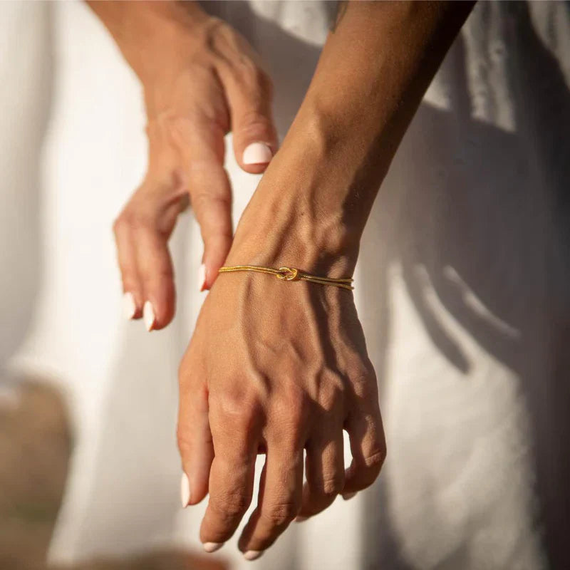 Elva – Minimalistisk Armbånd med Knute