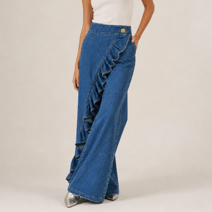 Vide dame-jeans med asymmetrisk volang i culotte-stil.