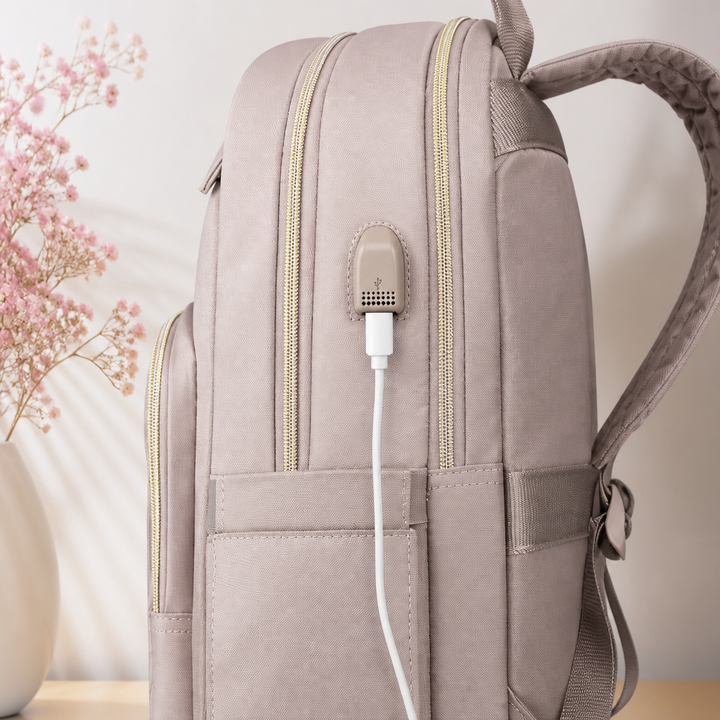 Tyylikäs tech-reppu naisille – USB & 15,6" – Carriro