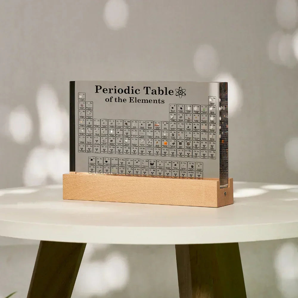 Opplyst periodisk system med ekte grunnstoffer - Elementa