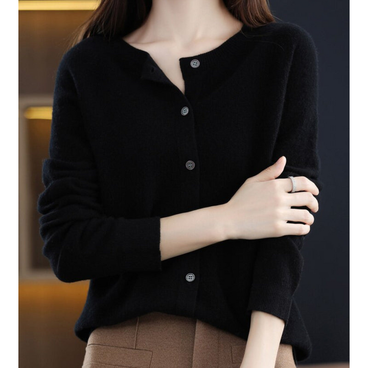 Cardigan til dame i merinould og kashmir – elegant strikket vinterjakke med rund hals