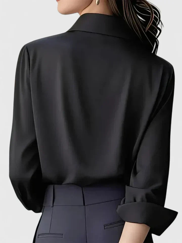 Langermet satengbluse for dame – elegant kontorbluse