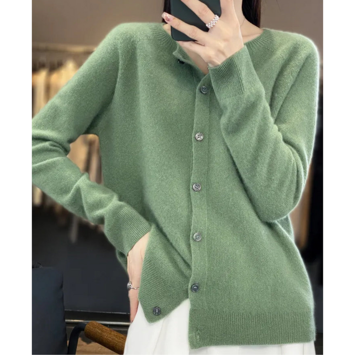 Cardigan til dame i merinould og kashmir – elegant strikket vinterjakke med rund hals