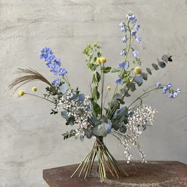 Gjenbrukbar blomsterarrangør til vase for oppreiste, friske blomsterbuketter