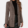 Rutete blazer til dame med enkeltspent knappelist, tilpasset passform, brun
