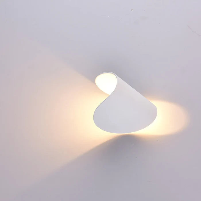 Justerbar Up-Down LED-vegglampe – varmt stemningslys, moderne design