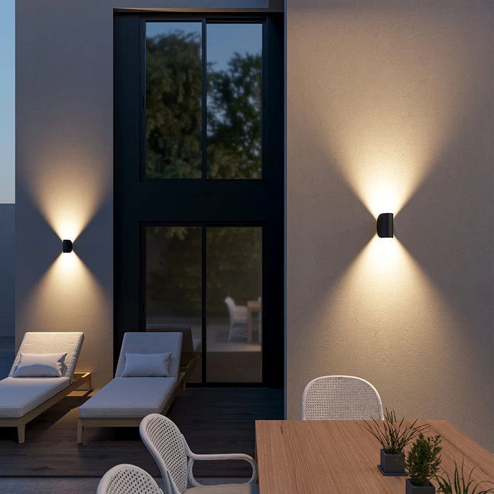 Justerbar Up-Down LED-vegglampe – varmt stemningslys, moderne design