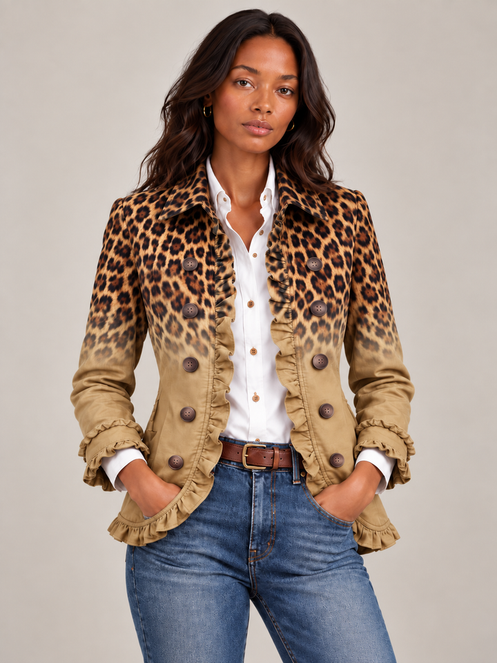 Blazer til dame med leopardmønster i fargeovergang og volanger, med dobbeltspent front