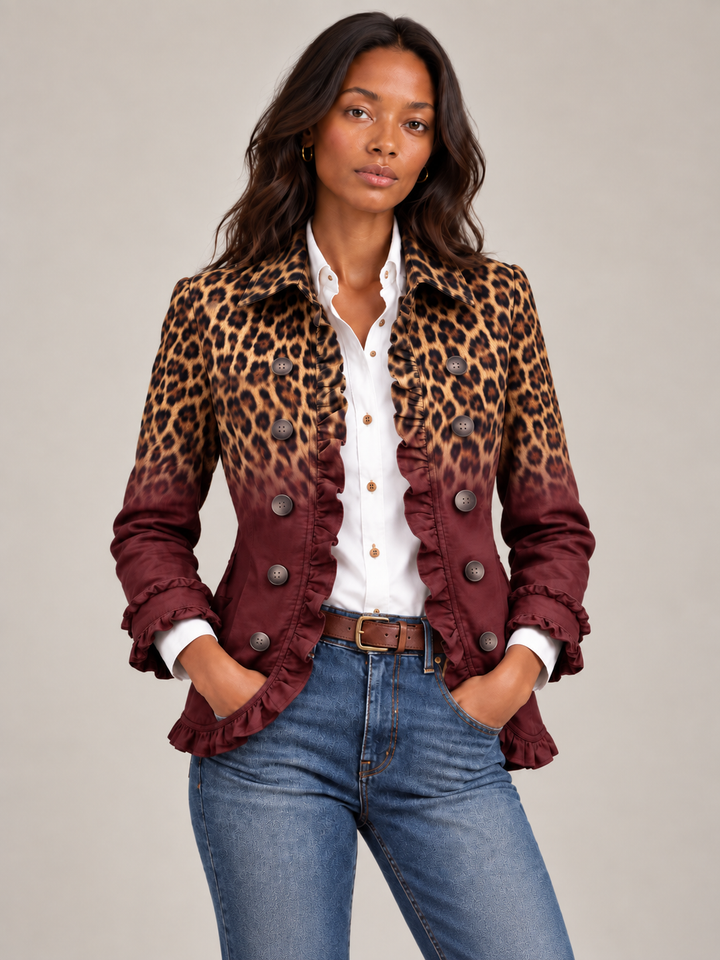 Blazer til dame med leopardmønster i fargeovergang og volanger, med dobbeltspent front