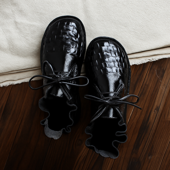 Retro Mori Jente Stil med Kunstnerisk Flair Håndlaget Kalveskinn Flats