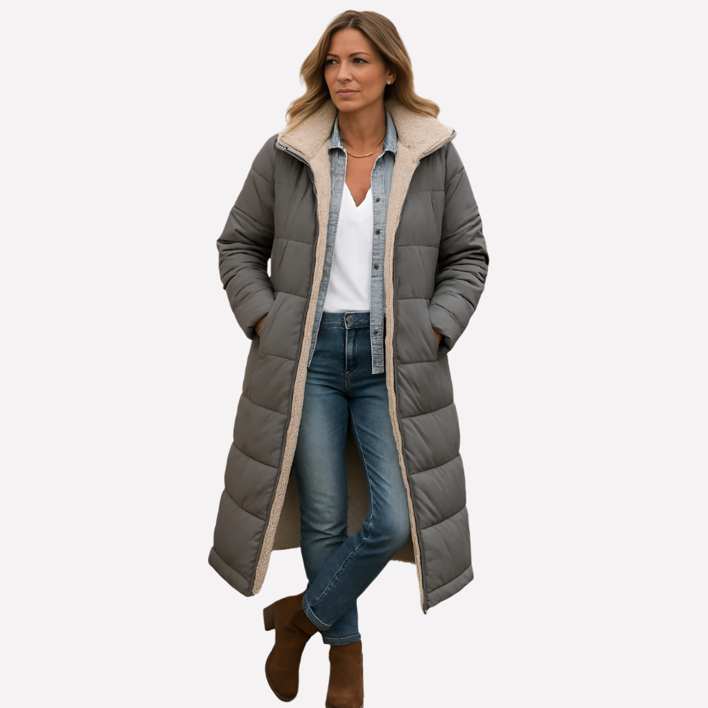Kvinners quilted kåpe med hette og fôret interiør