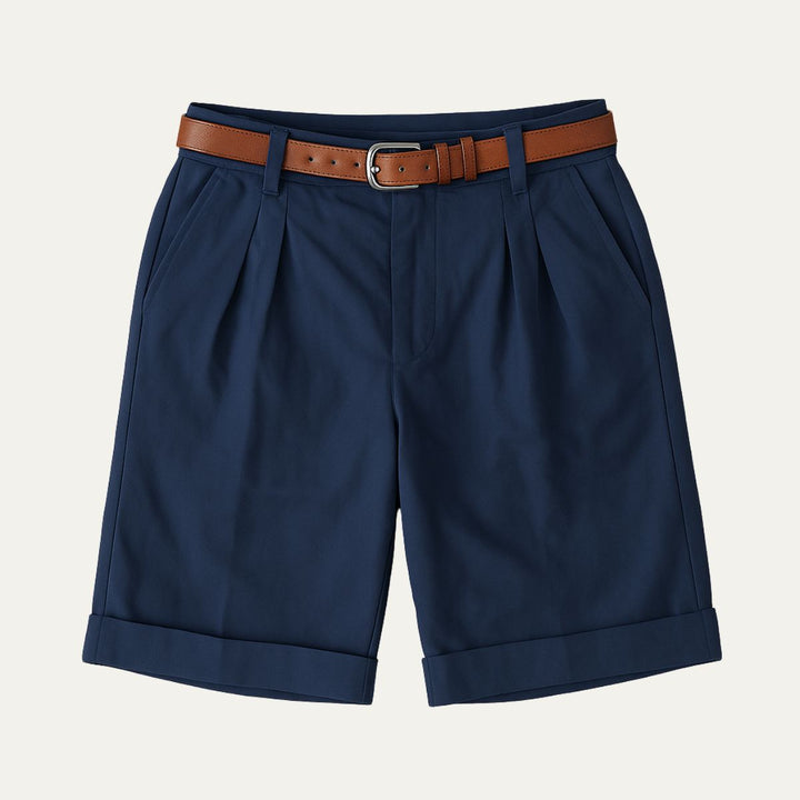 Klassiske chinosshorts for menn med dobbelt legg og oppbrettet kant.