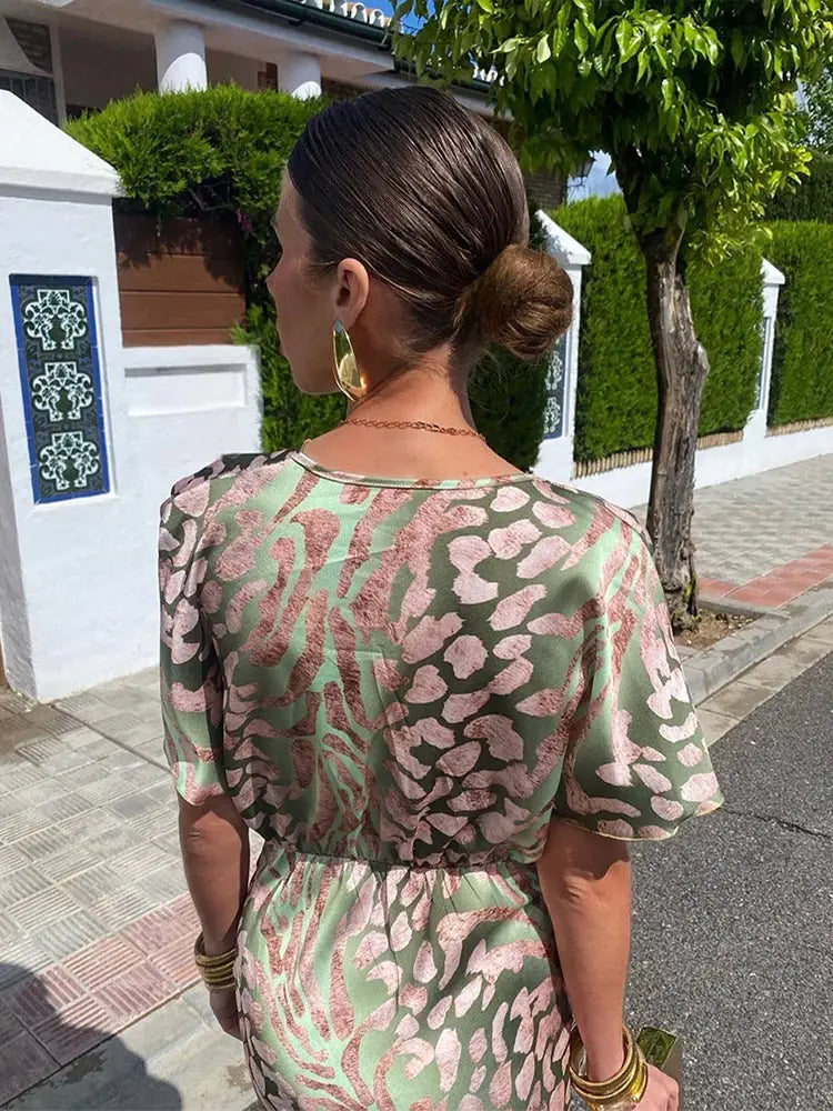 Kvinners elegante innpakningskjole tidløs og smigrende