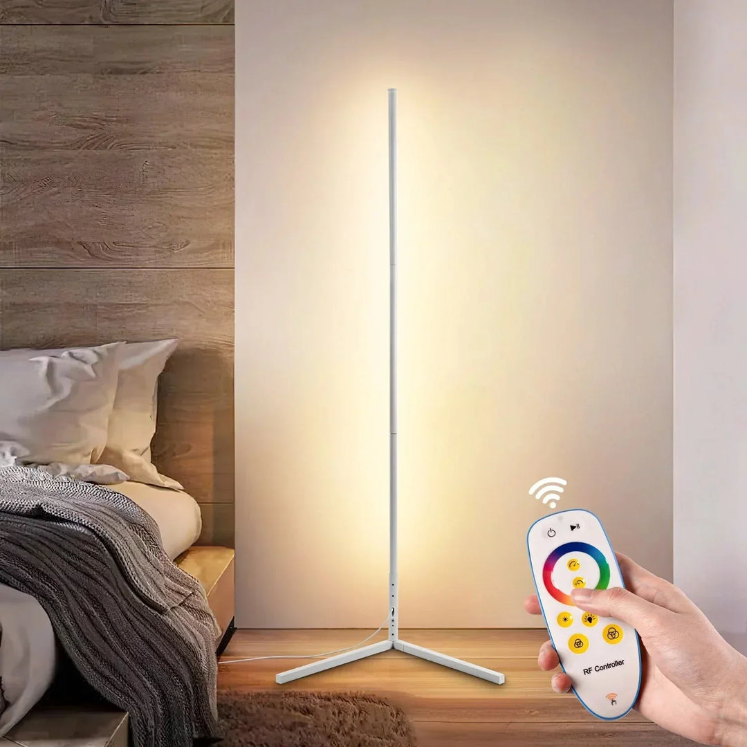 Dimbar LED-gulvlampe til hjørnet med fjernkontroll
