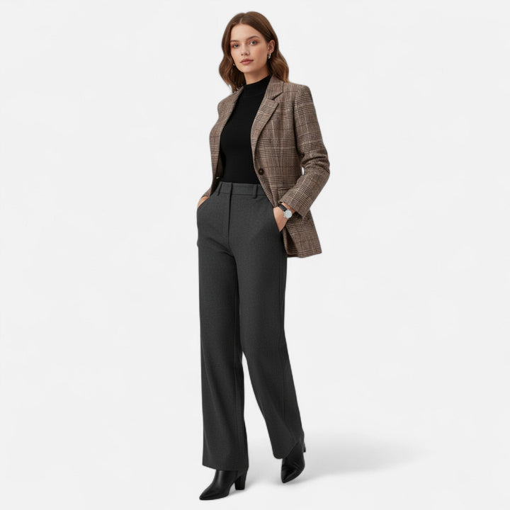 Rutete blazer til dame med enkeltspent knappelist, tilpasset passform, brun
