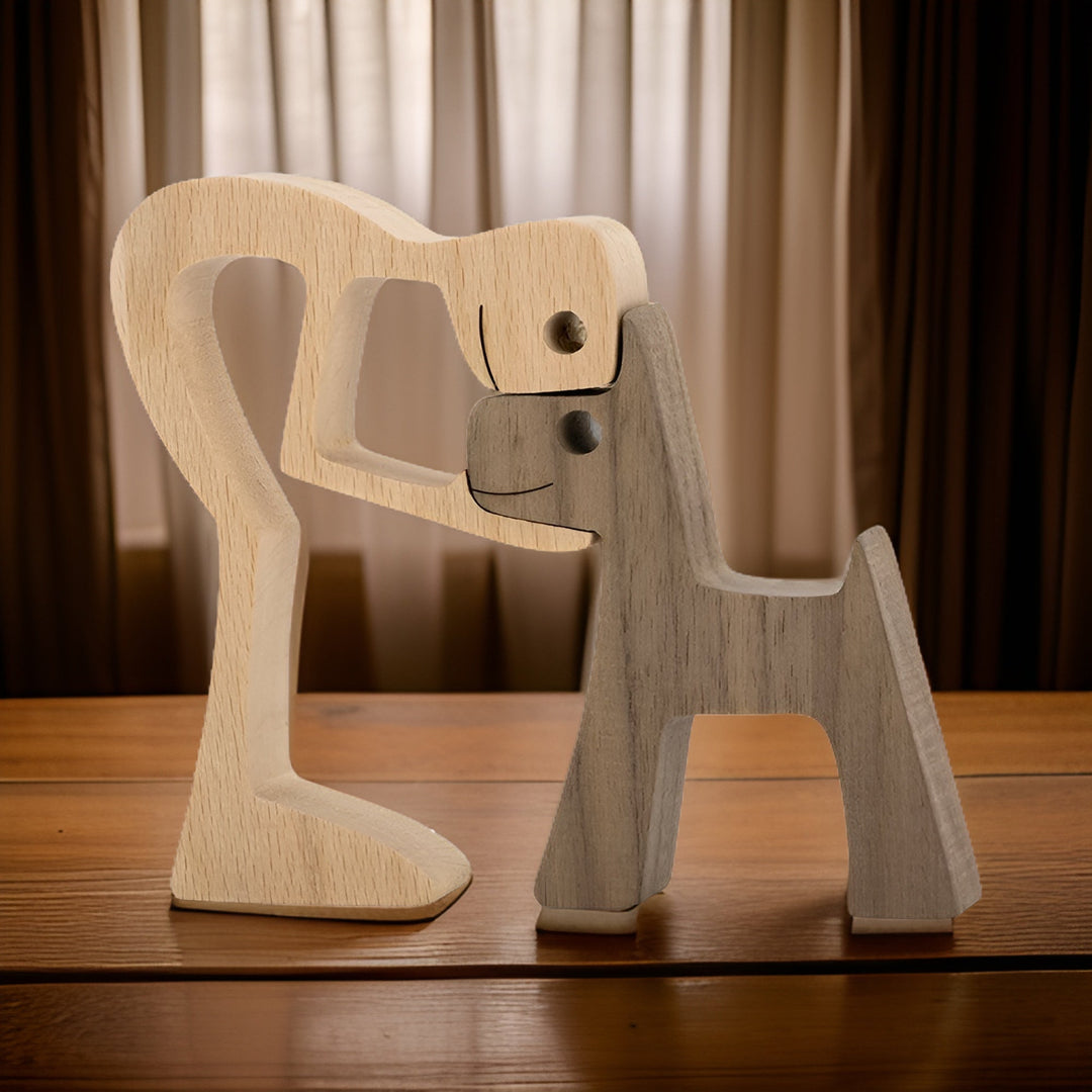 Paws of Love - Hund og Mann Skulptur i Håndlaget Tre - Symbol på Evig Bånd