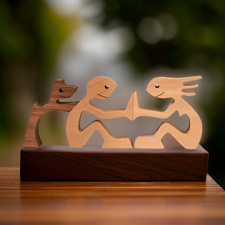 Paws of Love - Hund og Mann Skulptur i Håndlaget Tre - Symbol på Evig Bånd