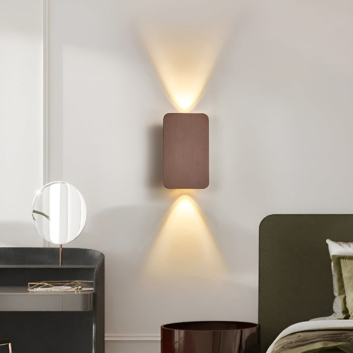 LED-vegglampe med opp- og nedlys – Moderne og stemningsfull